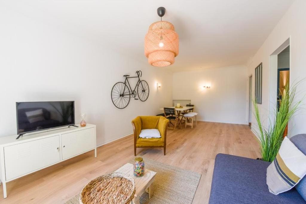 Charmant Logement Plein Pied Au Coeur Du Village Castelculier Dış mekan fotoğraf